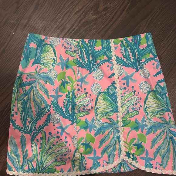 Lilly Pulitzer - Picture 2 of 5